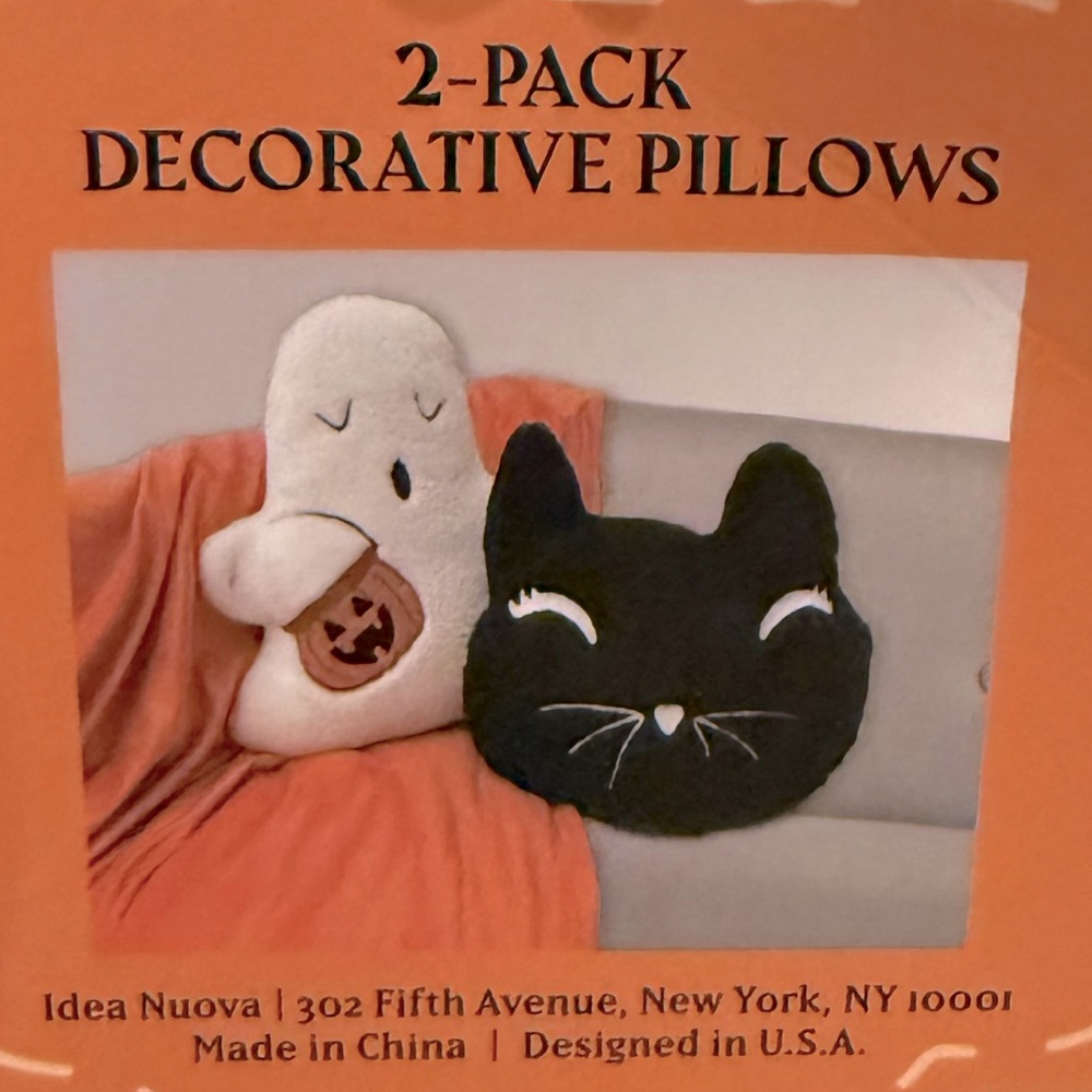 Ghost and cat pillow, adorable 2 pack viral set! Brand new with tags👻🐈‍⬛